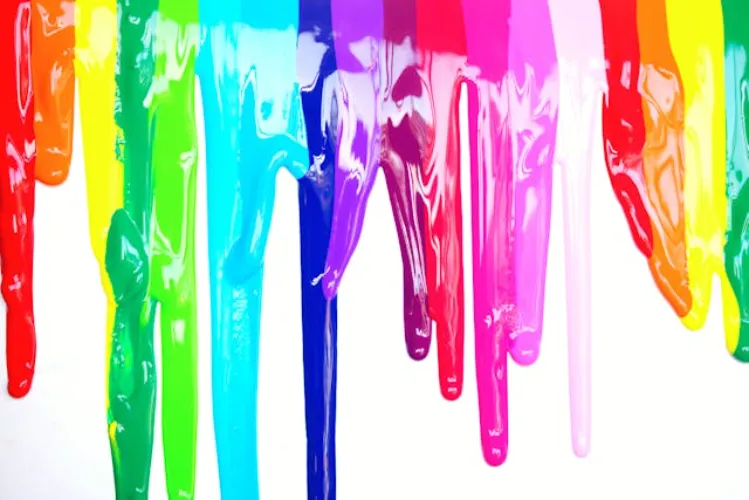 Selecting wall paint.